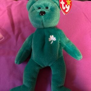 Ty Erin 1997 Beenie Baby Bear with Shamrock